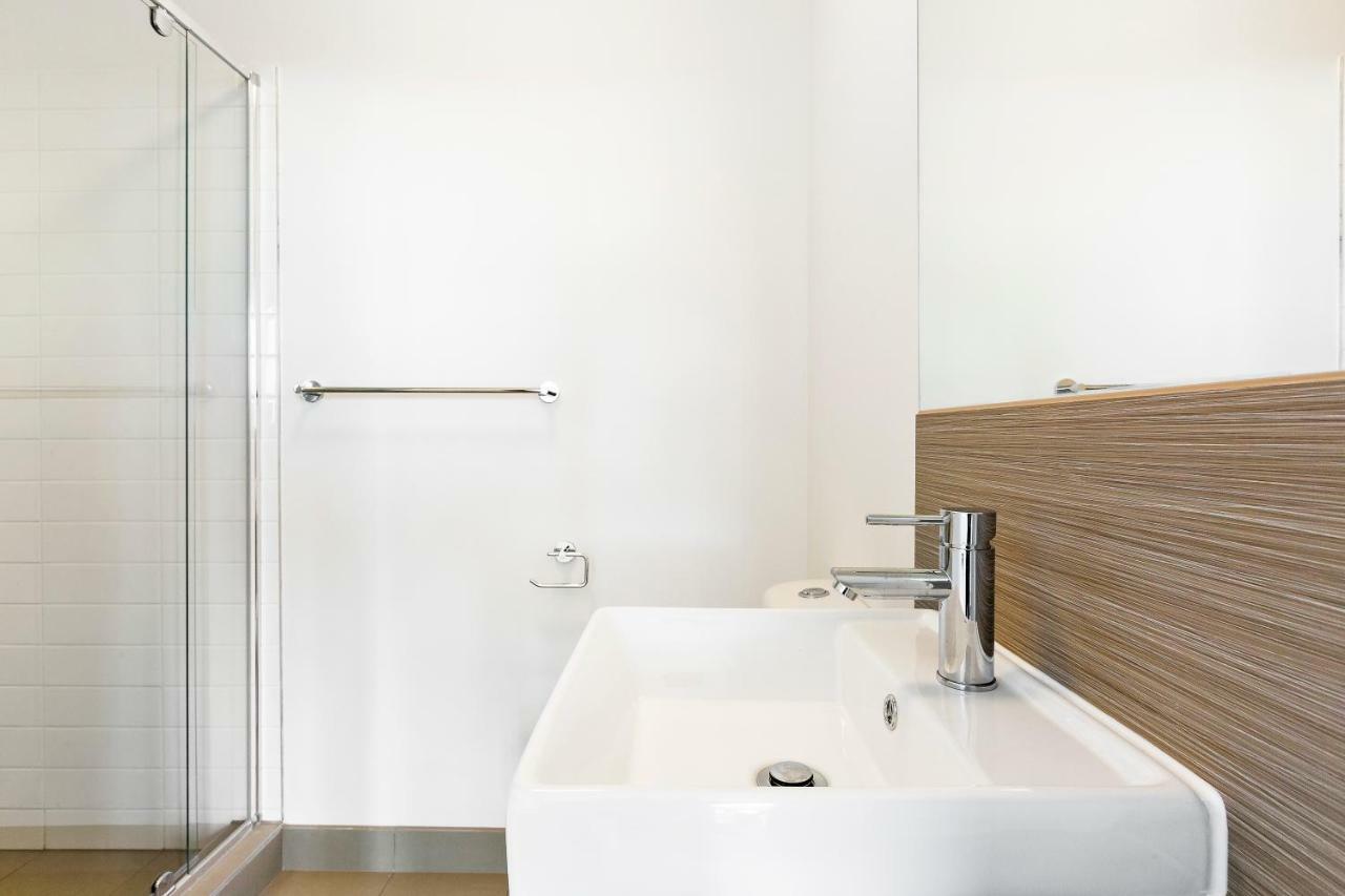 Poplar Sanctuary Apartments Мельбурн Екстер'єр фото